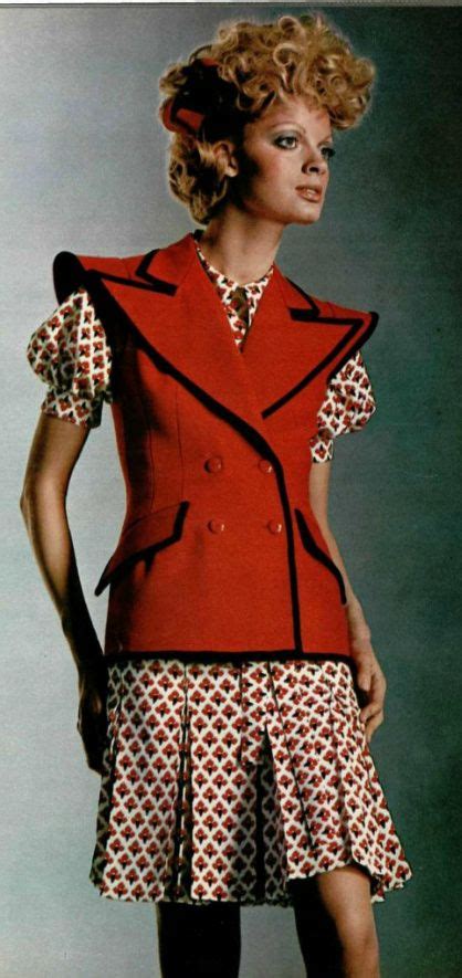 1971 yves saint laurent hunter dress